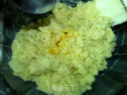Make A broad coconut moon cake step 5