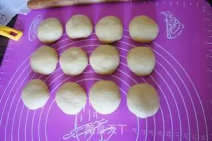 Make Rose almond bread step 3
