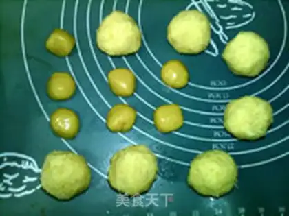 Make A broad coconut moon cake step 7