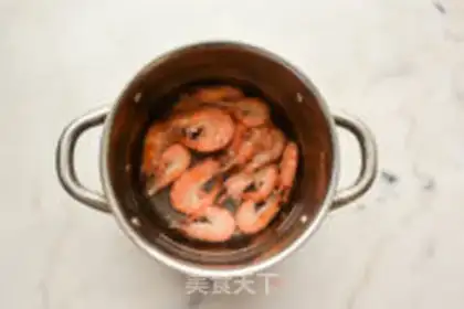 Make Maine lobster with intestinal powder step 1