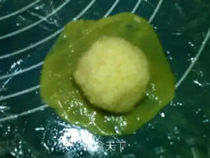 Make A broad coconut moon cake step 9