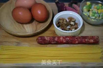 Make Spaghetti sausage omelet step 0