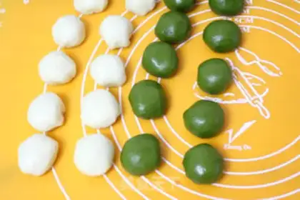 Make Sioux moon cake step 5
