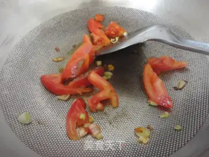 Make Pineseed tomato soup noodles step 6