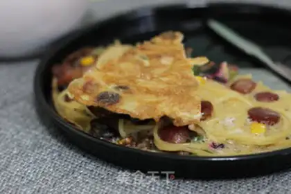 Make Spaghetti sausage omelet step 9