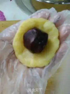 Make Potato cream mooncake step 12