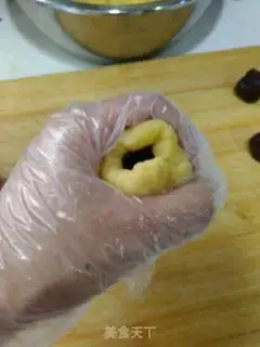 Make Potato cream mooncake step 13