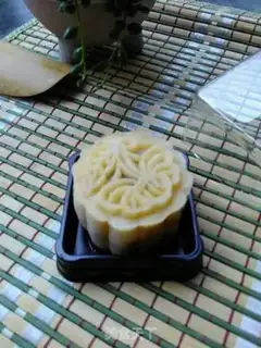 Make Potato cream mooncake step 17