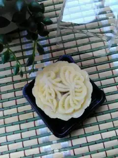 Make Potato cream mooncake step 18