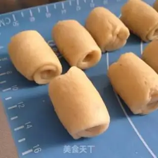 Make Squeeze meat mooncake step 5