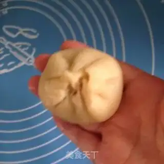 Make Squeeze meat mooncake step 7