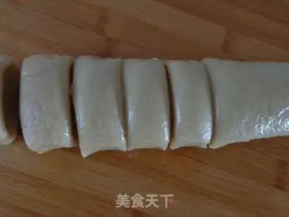 Make Five for the red moon cake step 19