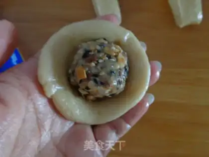 Make Five for the red moon cake step 22