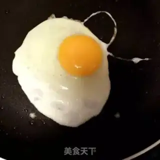 Make Hand grab cake step 4