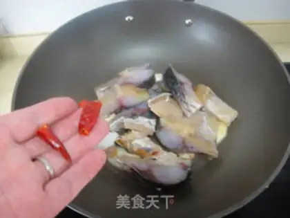 Make Burn salted fish step 3
