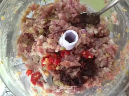 Make Squeeze meat mooncake step 2