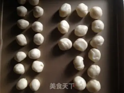 Make Squeeze meat mooncake step 5