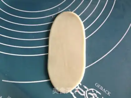 Make Squeeze meat mooncake step 9
