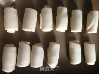 Make Squeeze meat mooncake step 14