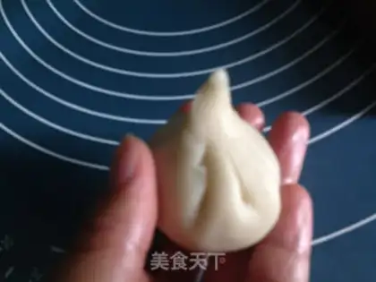 Make Squeeze meat mooncake step 18