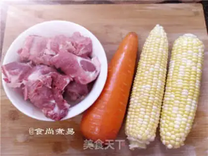 Make Corn carrot pigbone soup step 0