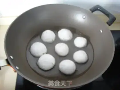 Make Fresh oil dumplings step 7