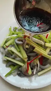 Make Temperature cucumbered fish skin step 7