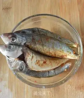 Make Spicy roasted pool fish step 3