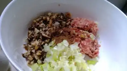 Make Mushroom beef buns step 2