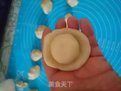 Make Sioux meat mooncake step 12
