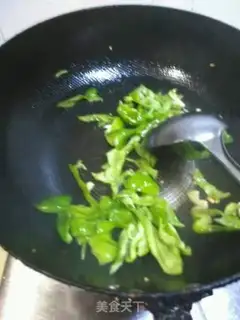 Make Green pepper fried Yongcon step 3