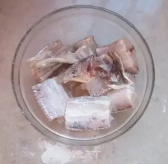 Make Onions burn fish step 1
