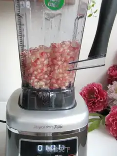 Make Pomegranate juice step 2