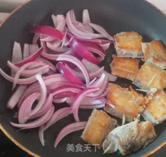 Make Onions burn fish step 6