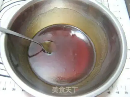 Make Red bean-saloon roses wide mooncake step 2