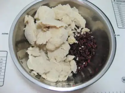 Make White bean cranberry mooncake step 8