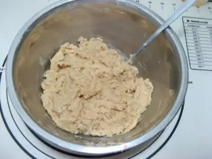 Make Red bean-saloon roses wide mooncake step 4