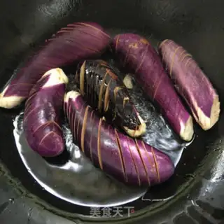 Make Homemade pork and eggplant step 1