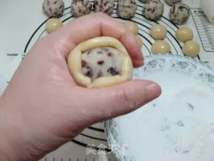 Make White bean cranberry mooncake step 13