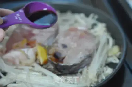Make A simple golden mushroom roasted fish step 4