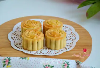 Make White bean cranberry mooncake step 21