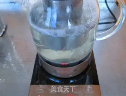 Make The yellow red date tea step 4