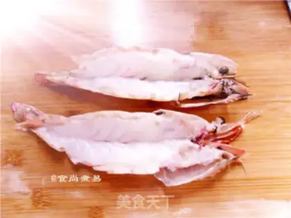 Make SHRIMP WITH GARLIC step 2