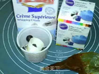 Make A flower cake step 1
