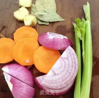 Make Spicy hands tore beef step 1