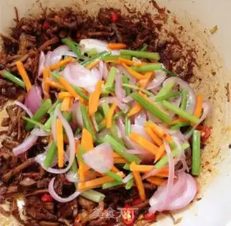 Make Spicy hands tore beef step 16