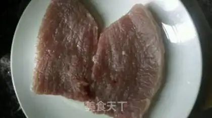 Make Black pepper pork chops step 1