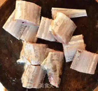 Make Red-fried fish step 1