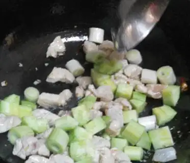 Make cucumber chicken step 3