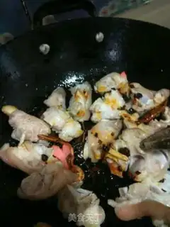 Make Godmother burned the feet of pigs step 6